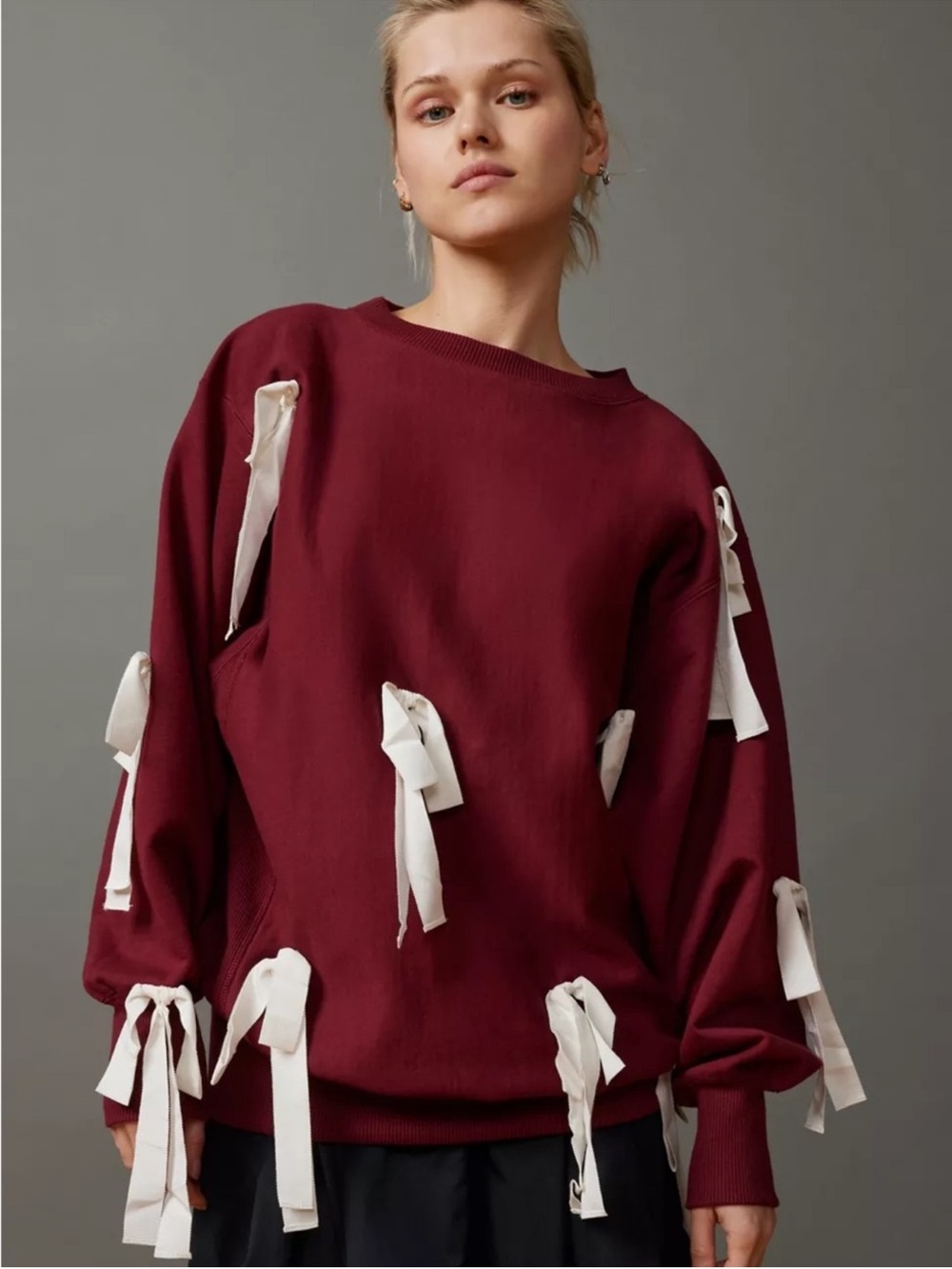 Very oversized Women's Ribbon-Detail Crewneck Sweater - Burgundy